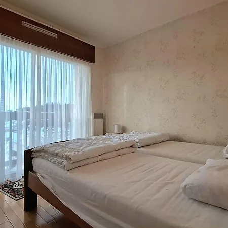 Apartment T3 Spacieux Avec Terrasse Et Parking, Proche Telesiege - Fr-1-592-92 *