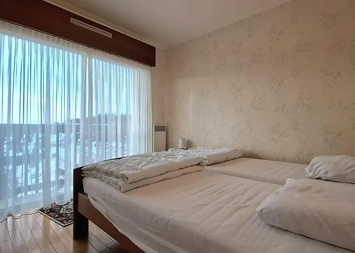 Apartment T3 Spacieux Avec Terrasse Et Parking, Proche Telesiege - Fr-1-592-92 *